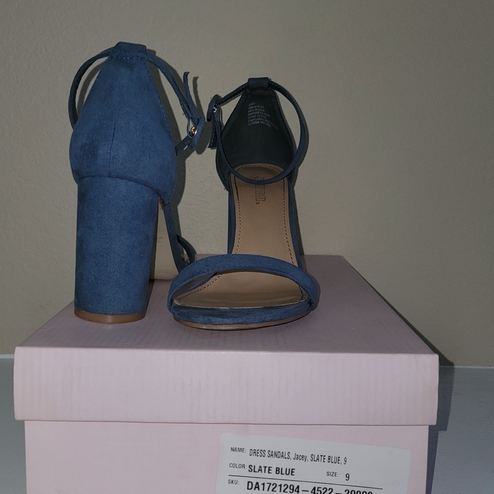 Slate Blue Cylindrical Heel Sandals - Picture 13 of 16